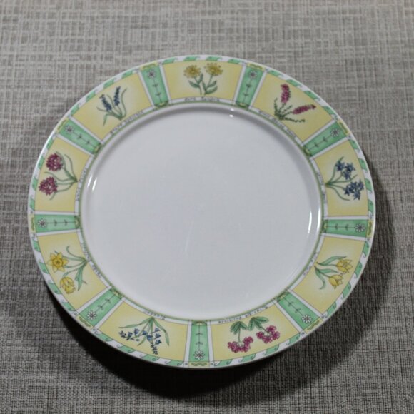 China Pearl Spring Fair 10.5" Dinner Plate - Picture 1 of 5